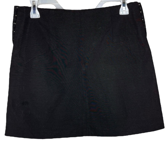 Classic Black Mini Skirt - Picture 2 of 7